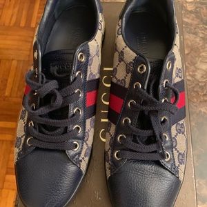 Gucci sneakers size 7 (women’s)